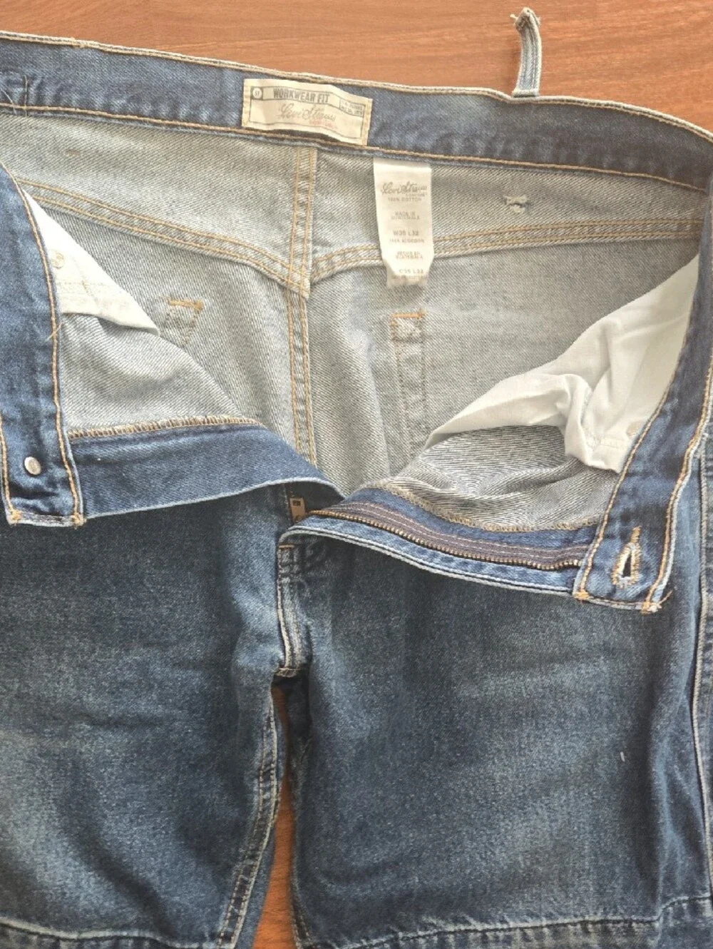 Levis relaxed fit
